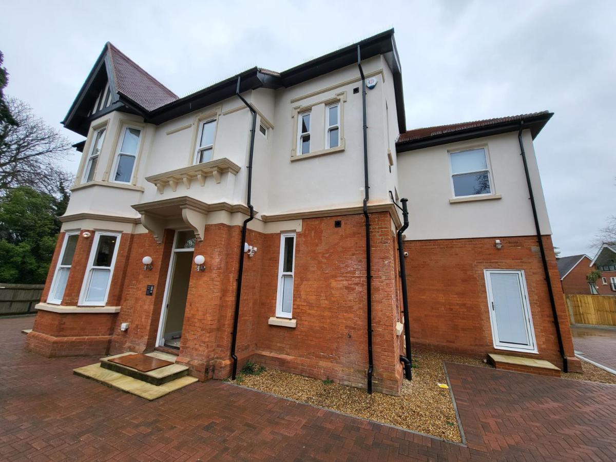 Sands House - Luxury Modern Studios With Secure Parking In Epsom, Surrey Zewnętrze zdjęcie