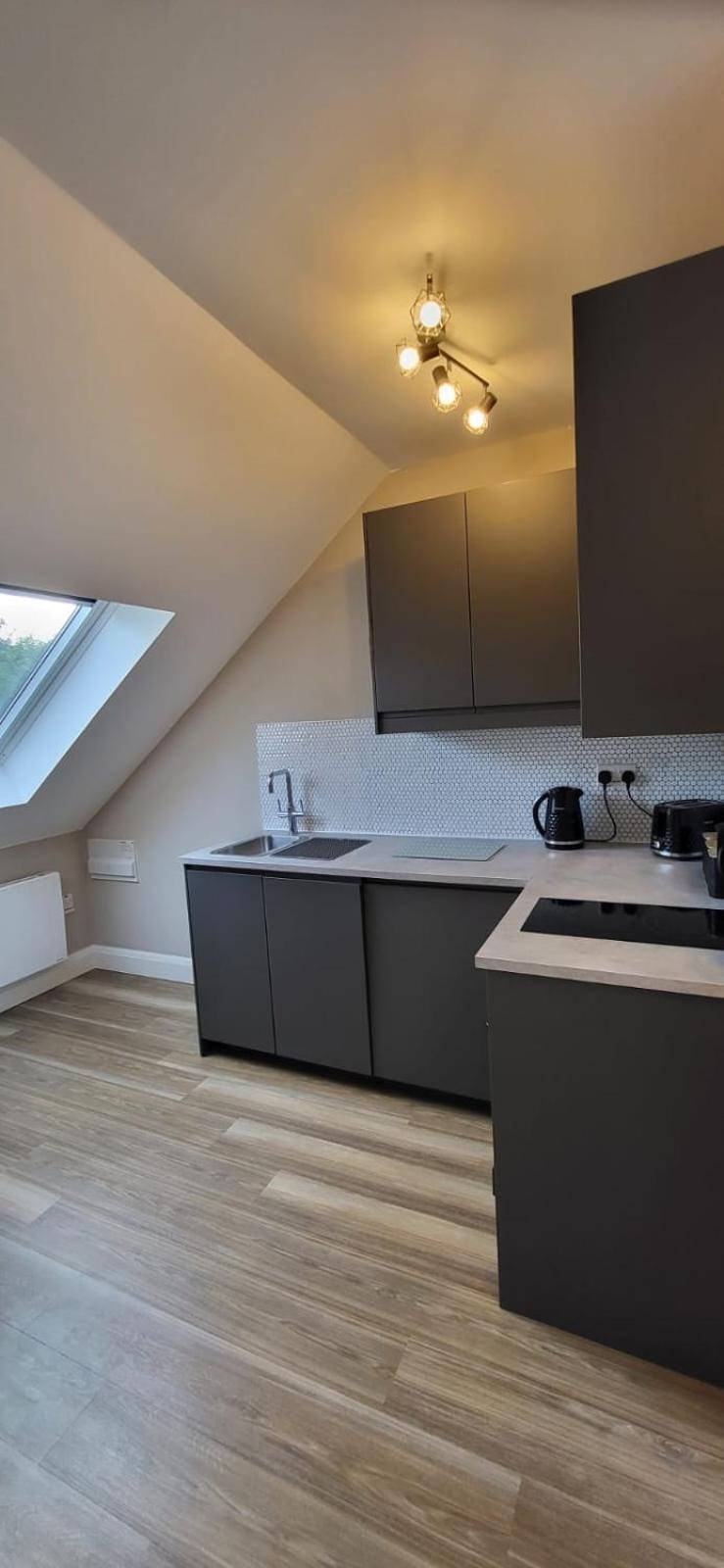 Sands House - Luxury Modern Studios With Secure Parking In Epsom, Surrey Pokój zdjęcie