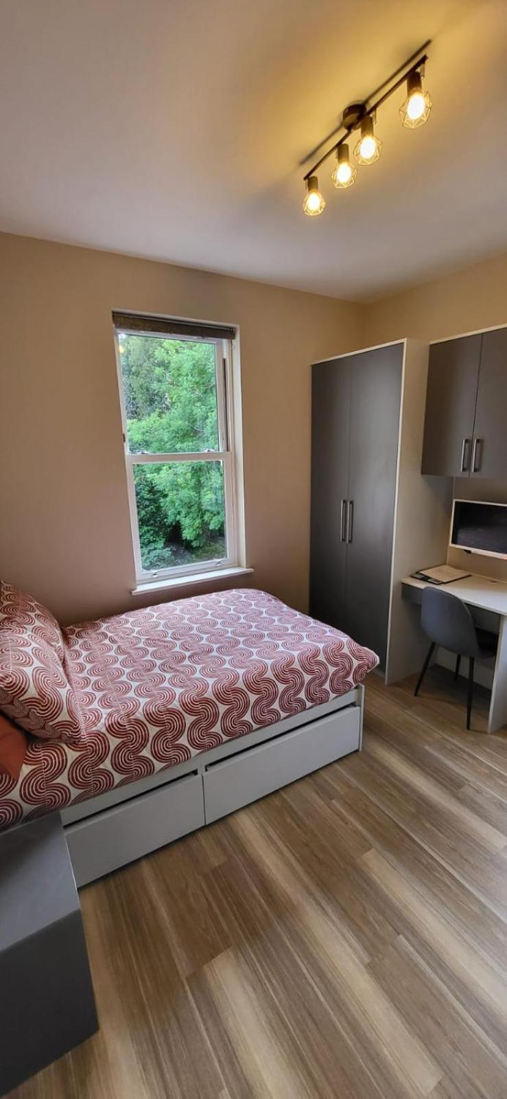 Sands House - Luxury Modern Studios With Secure Parking In Epsom, Surrey Zewnętrze zdjęcie